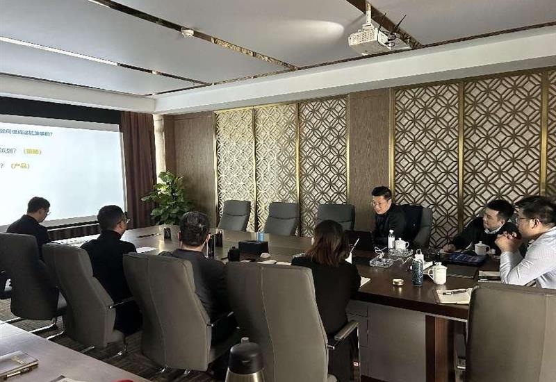 威廉希尔房产公司开展威廉希尔·天空的院子项目营销操盘逻辑培训会 (1)_800-550